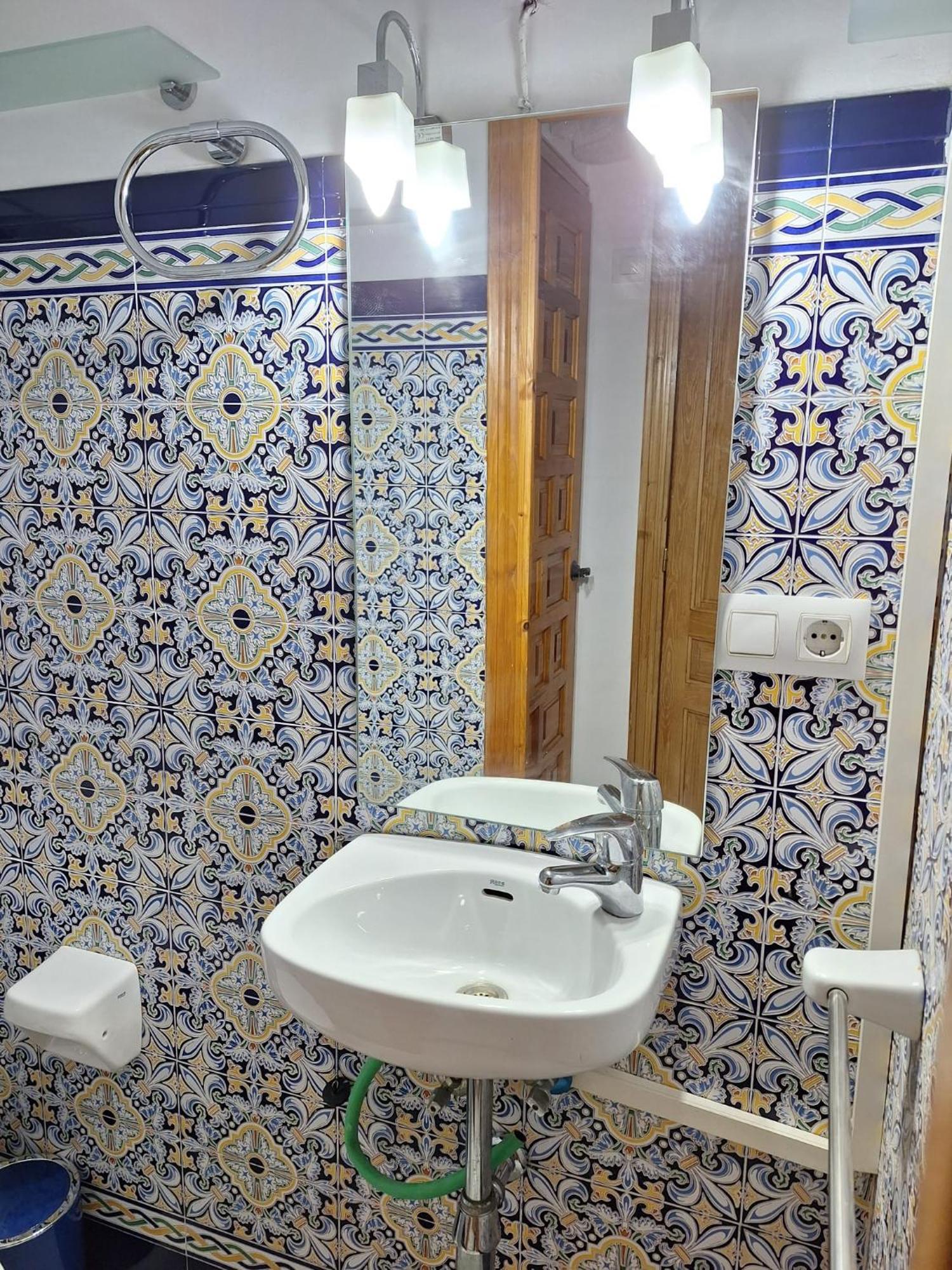 Apartamento Plaza San Roman Sevilla Exteriör bild
